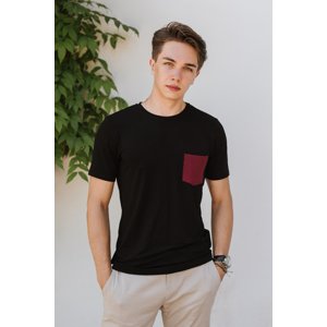 Bambusové tričko Adam černé s krátkým rukávem a bordo kapsičkou Velikost: L